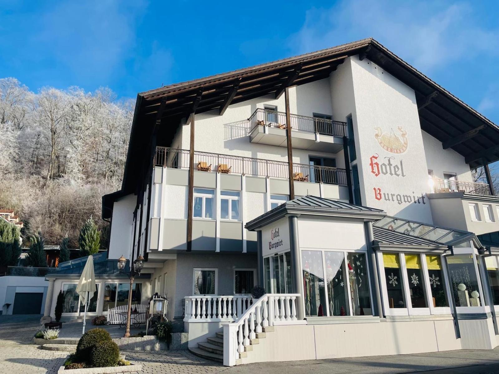 Hotel Burgwirt Deggendorf Exterior photo
