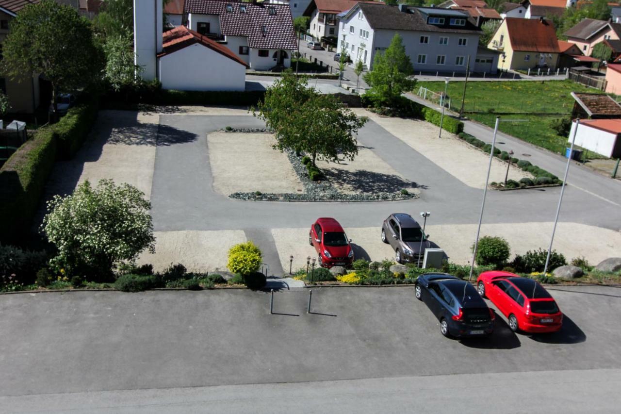 Hotel Burgwirt Deggendorf Exterior photo